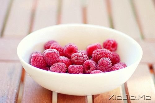 晚安心语:最好的幸福,是你给的在乎 (1)