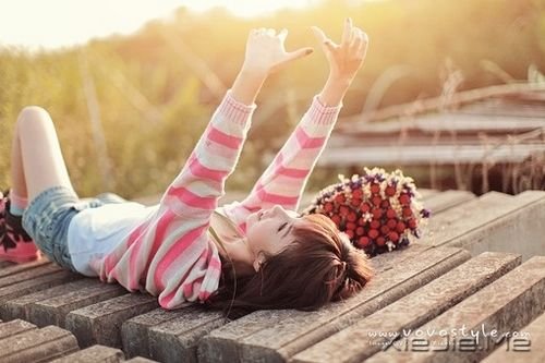 早安心语:沙漏记得,我们遗忘的时光 (1)